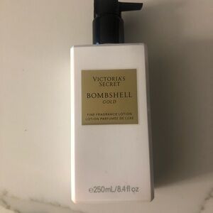 Victoria's Secret Bombshell Gold Lotion